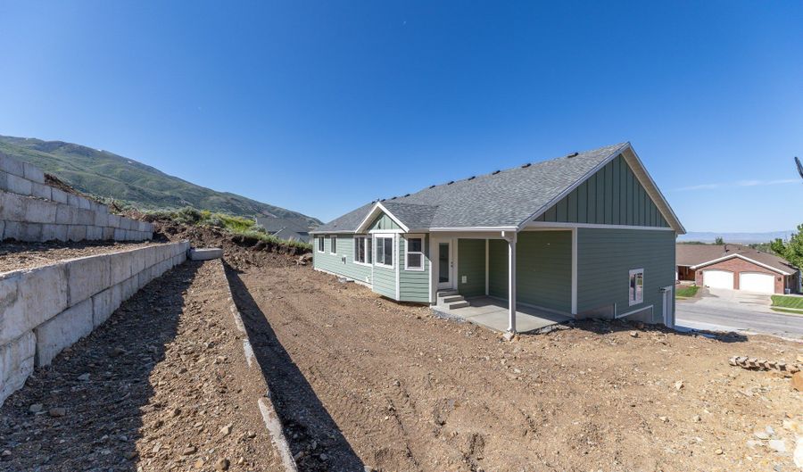 64 N BYWATER, Brigham City, UT 84302 - 5 Beds, 3 Bath