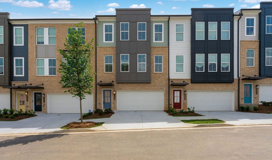 2688 Creekview Ter NW, Atlanta, GA 30318 - 3 Beds, 3 Bath