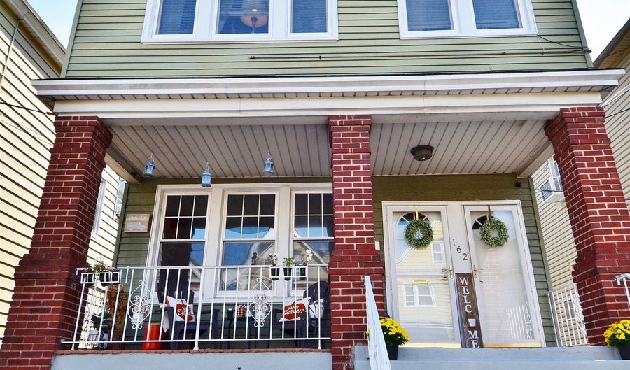 162 W 32ND St, Bayonne, NJ 07002 - 7 Beds, 3 Bath