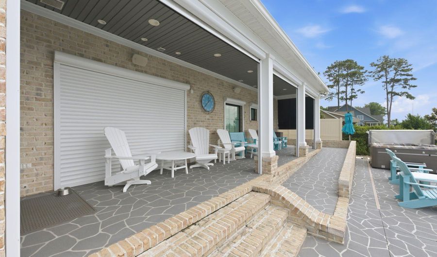 685 Raymond Rd, Arapahoe, NC 28510 - 4 Beds, 6 Bath
