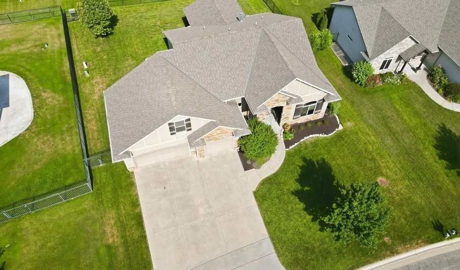 2319 S Vintage Dr, Andover, KS 67002 - 6 Beds, 4 Bath