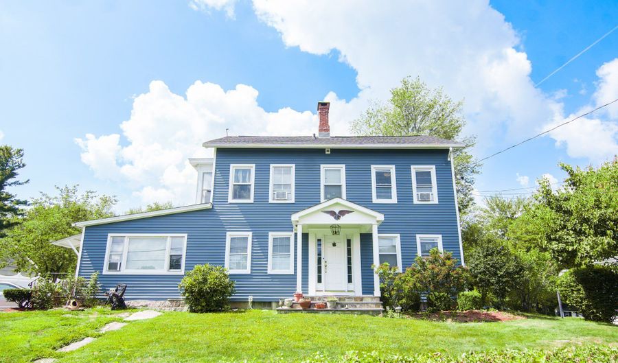 14 Barnum Rd, Danbury, CT 06811 - 3 Beds, 1 Bath