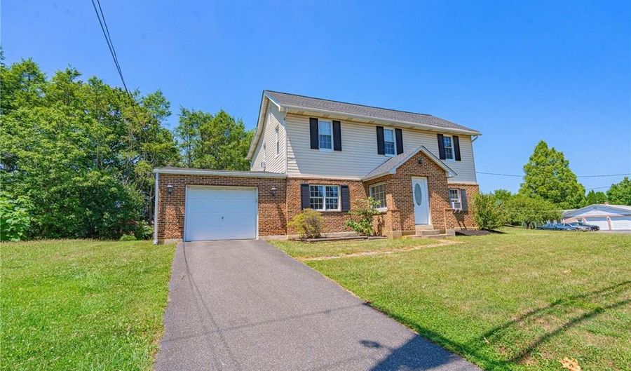 4165 E Texas Rd, Allentown, PA 18103 - 3 Beds, 2 Bath
