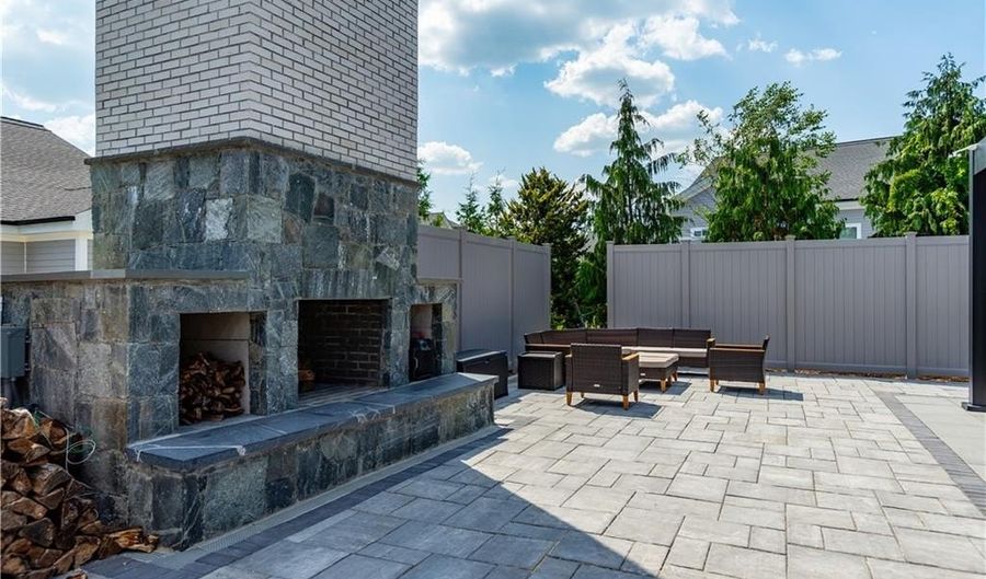 15 Hampton Rd 20, Coventry, RI 02816 - 3 Beds, 3 Bath