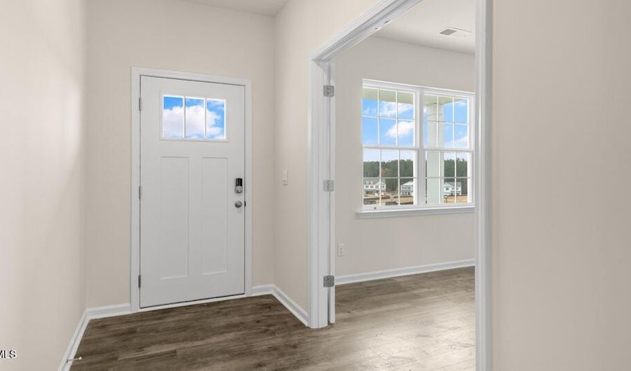 1067 Misty Creek Dr, Aberdeen, NC 28315 - 5 Beds, 3 Bath