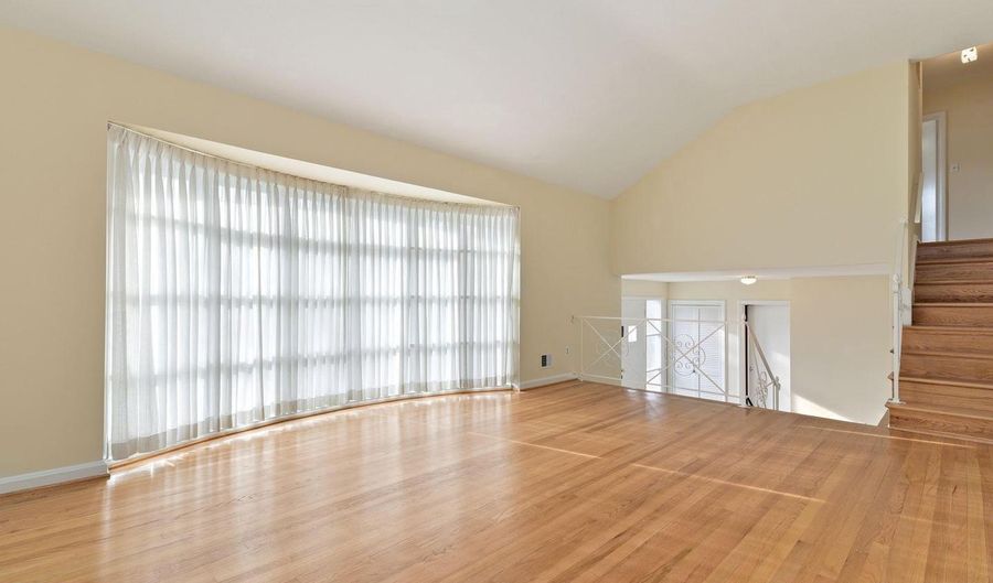 6011 ROOSEVELT St, Bethesda, MD 20817 - 4 Beds, 3 Bath