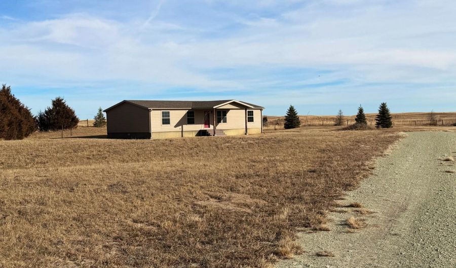 85920 Nebraska Hwy 7, Ainsworth, NE 69210 - 3 Beds, 2 Bath