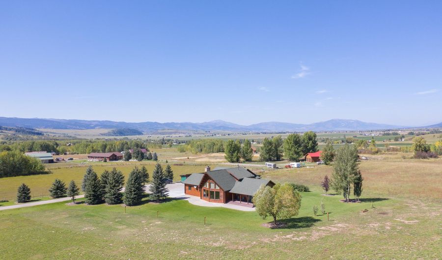 615 NOBLE Ln, Bedford, WY 83112 - 4 Beds, 4 Bath