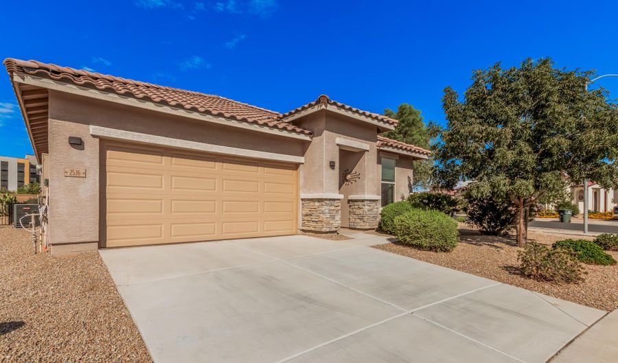 2536 E PASEO Dr, Casa Grande, AZ 85194 - 2 Beds, 2 Bath