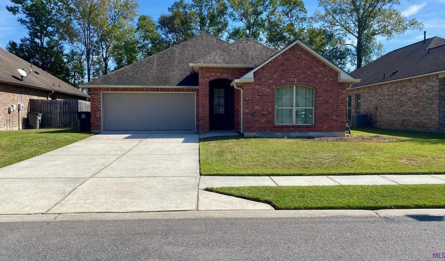 10400 Montrachet Dr, Baton Rouge, LA 70817 - 3 Beds, 2 Bath