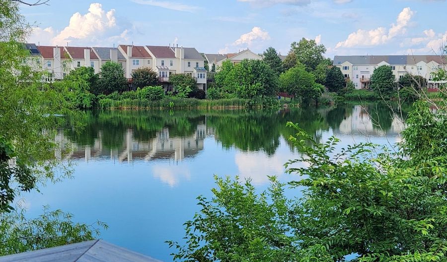 44086 NATALIE Ter 202, Ashburn, VA 20147 - 2 Beds, 2 Bath