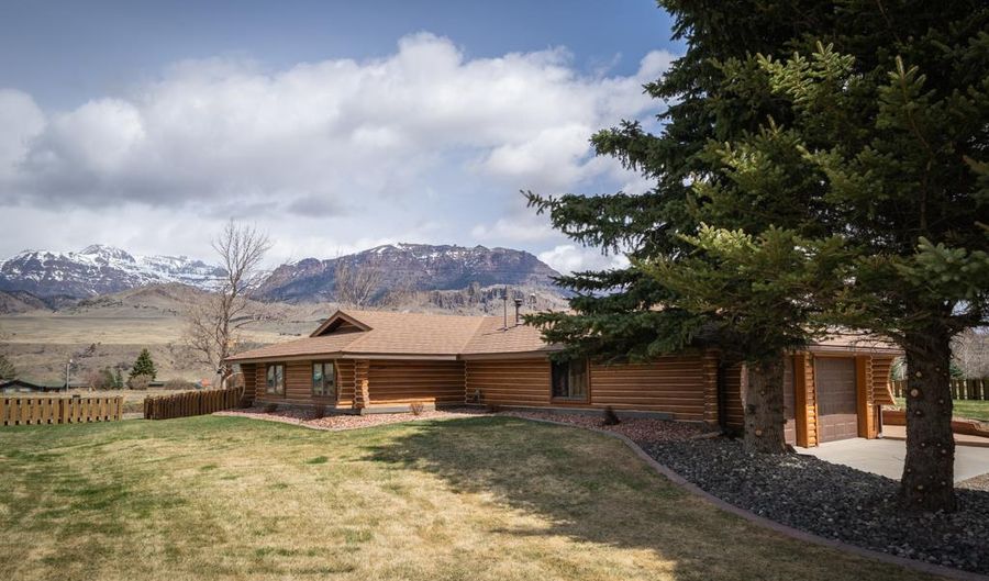 5 Talon Dr, Cody, WY 82414 - 3 Beds, 2 Bath