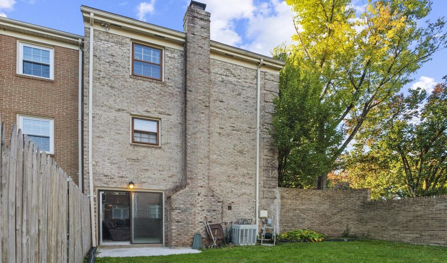 4301 GREENBERRY Ln, Annandale, VA 22003 - 3 Beds, 3 Bath