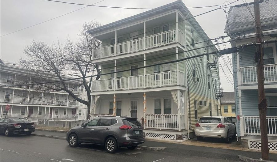 37 Central St, Lincoln, RI 02838 - 6 Beds, 3 Bath