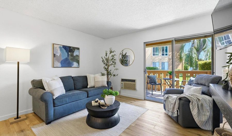 1051 Rock Spgs 120, Escondido, CA 92026 - 2 Beds, 1 Bath