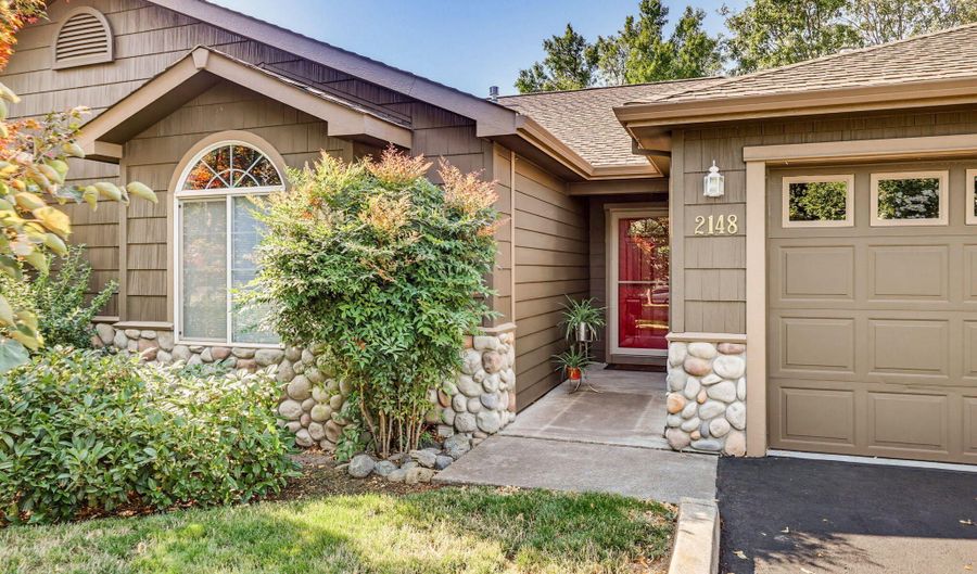 2148 Birchwood Ln, Ashland, OR 97520 - 2 Beds, 2 Bath