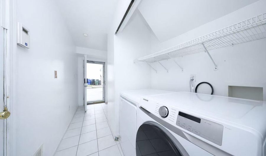 246 Jamie Ln, Staten Island, NY 10312 - 4 Beds, 3 Bath