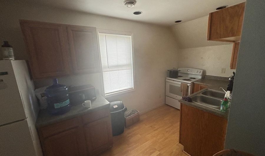 401 Main St N, Atwater, MN 56209 - 4 Beds, 2 Bath