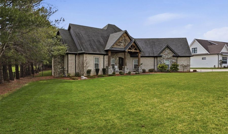 9127 Poplar Grove Ln, Alvaton, KY 42122 - 5 Beds, 4 Bath