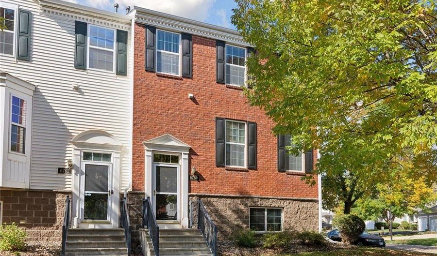 6760 158th St W, Apple Valley, MN 55124 - 3 Beds, 3 Bath