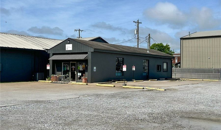 704 S Main St, Bentonville, AR 72712 - 0 Beds, 0 Bath