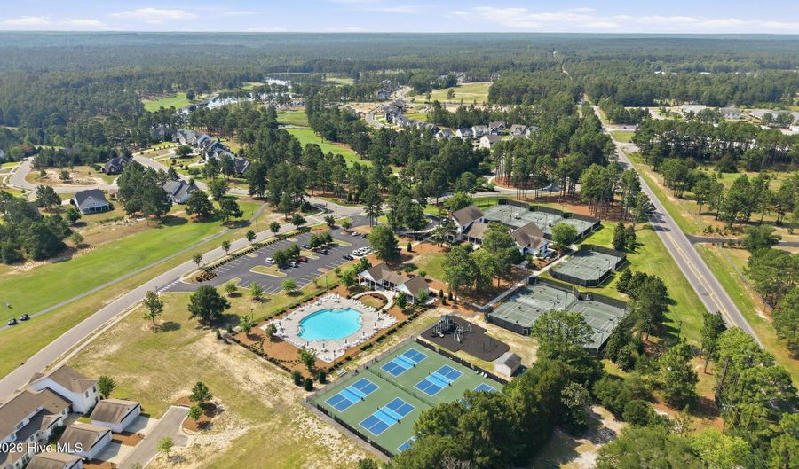166 Fontana Lake Rd, Aberdeen, NC 28315 - 5 Beds, 4 Bath