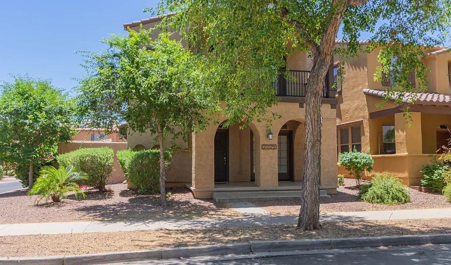 21125 W ELM Way, Buckeye, AZ 85396 - 4 Beds, 3 Bath