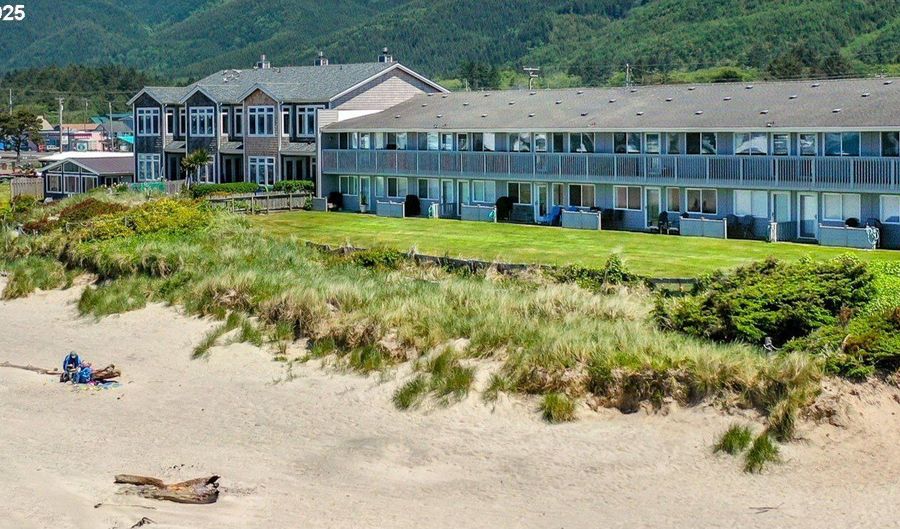 137 S PACIFIC St 13, Rockaway Beach, OR 97136 - 2 Beds, 2 Bath