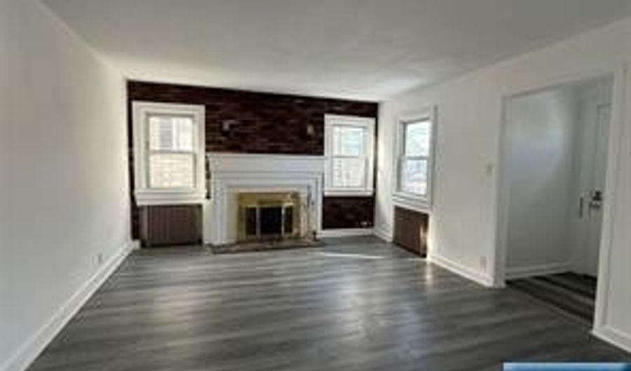 40 Hickory Ave House, Bergenfield, NJ 07621 - 3 Beds, 3 Bath