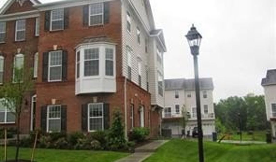 43196 WHELPLEHILL Ter, Ashburn, VA 20148 - 4 Beds, 4 Bath