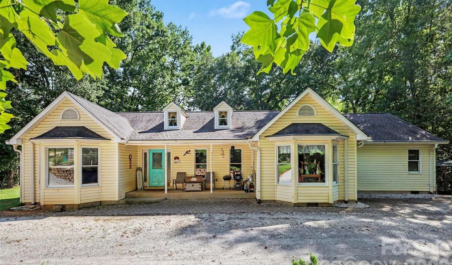 433 Foster Lake Rd, Blacksburg, SC 29702 - 3 Beds, 2 Bath