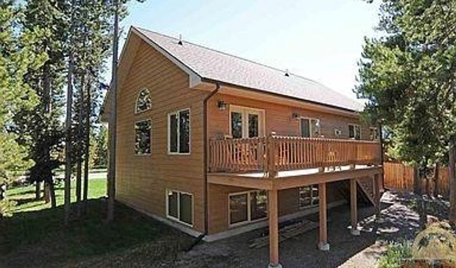305 Lewis Ave, West Yellowstone, MT 59758 - 4 Beds, 4 Bath