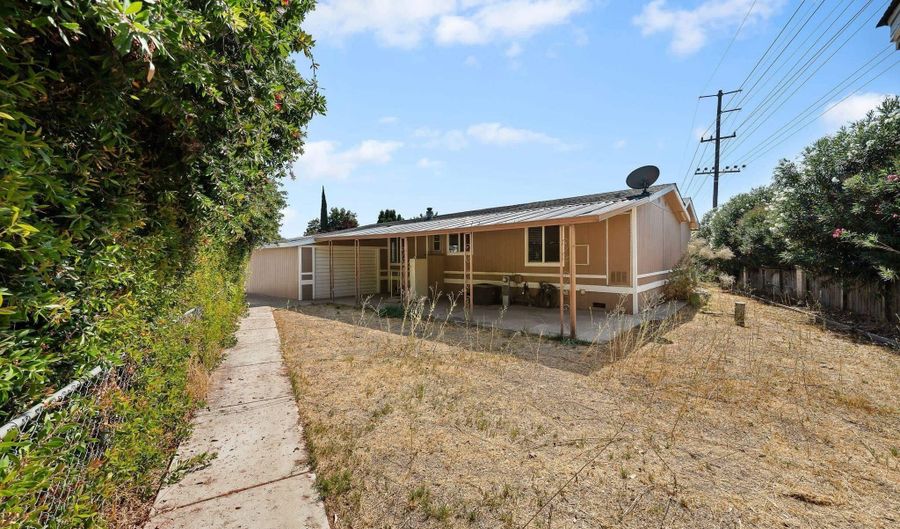 19690 N Highway 99 162, Acampo, CA 95220 - 2 Beds, 2 Bath