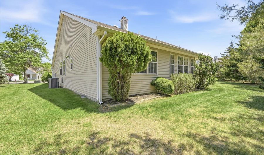 15 Breeze Ter, Barnegat, NJ 08005 - 2 Beds, 2 Bath