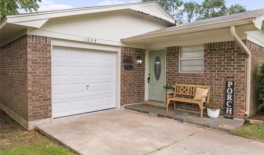 1604 9th Ave NW, Ardmore, OK 73401 - 3 Beds, 2 Bath