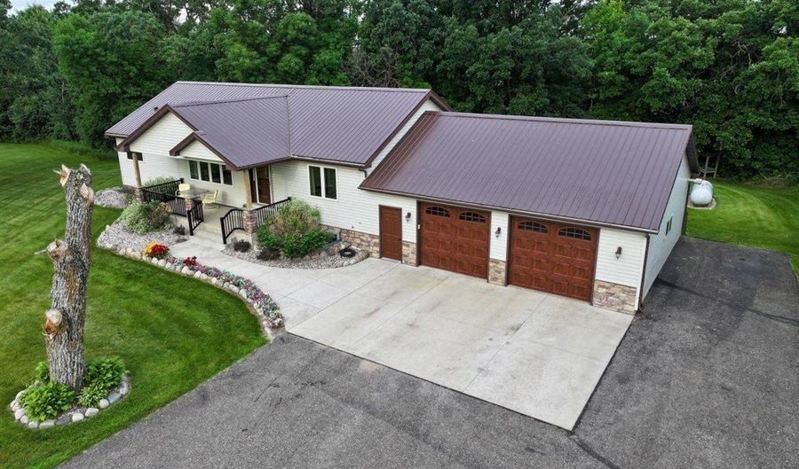 4700 Rural Oaks Dr SE, Alexandria, MN 56308 - 4 Beds, 3 Bath