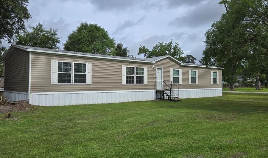 21803 Main St, Alapaha, GA 31622 - 4 Beds, 2 Bath