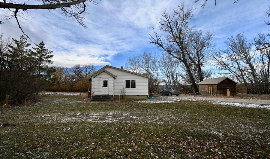 306 N Silvertip Rd, Bridger, MT 59014 - 2 Beds, 1 Bath