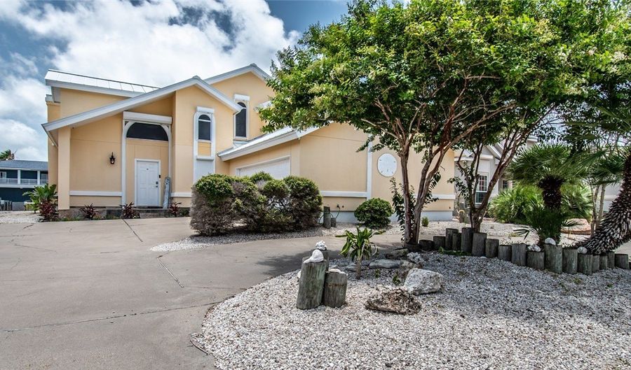 129 Sea Breeze Dr, Aransas Pass, TX 78336 - 3 Beds, 3 Bath