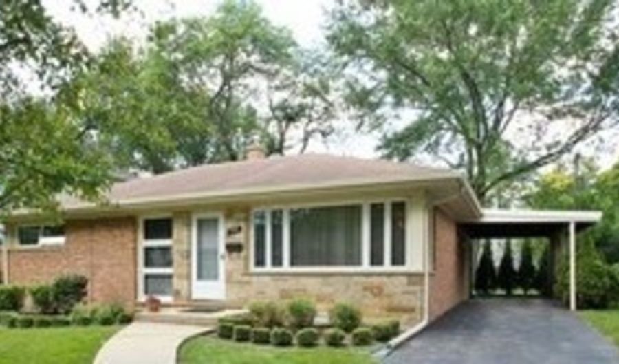 1008 Dell Rd, Northbrook, IL 60062 - 3 Beds, 2 Bath