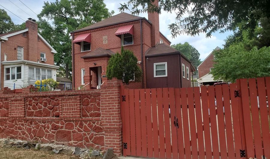 5201 VARNUM St, Bladensburg, MD 20710 - 3 Beds, 2 Bath