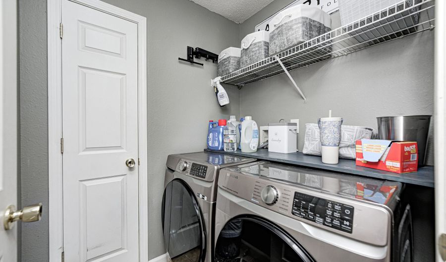 1362 Bluff View Ct, Indianapolis, IN 46217 - 3 Beds, 2 Bath