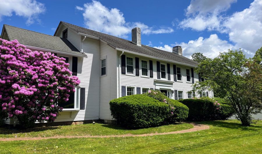 158 Cow Hill Rd 1, Clinton, CT 06413 - 4 Beds, 2 Bath