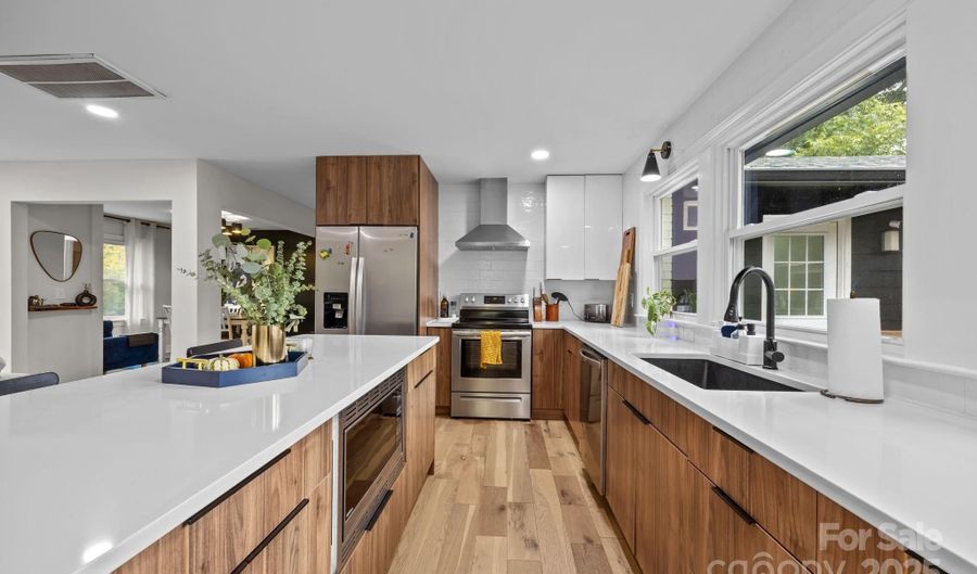 1927 Kilborne Dr, Charlotte, NC 28205 - 3 Beds, 2 Bath