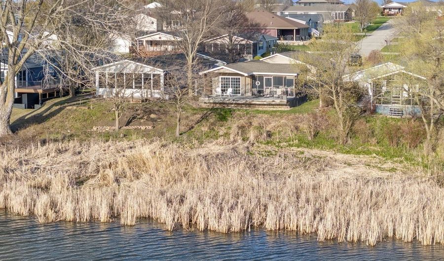 1001 Sunshine Run, Arnolds Park, IA 51331 - 3 Beds, 2 Bath
