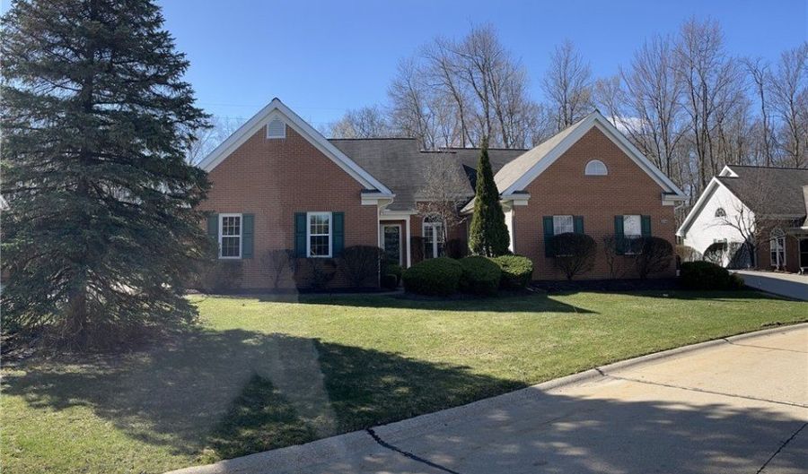 693 Elmwood Pt, Aurora, OH 44202 - 3 Beds, 3 Bath