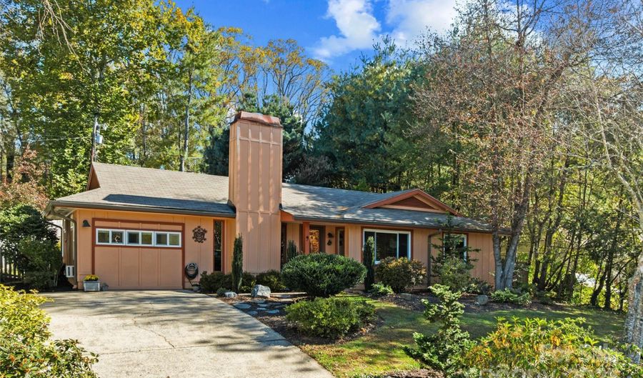 9 Glen Meadows Rd, Arden, NC 28704 - 3 Beds, 2 Bath