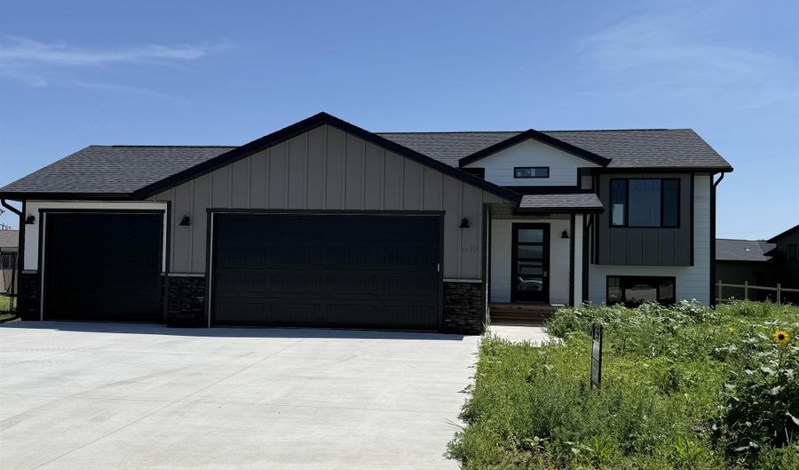 648 Valor Ct, Box Elder, SD 57719 - 3 Beds, 2 Bath