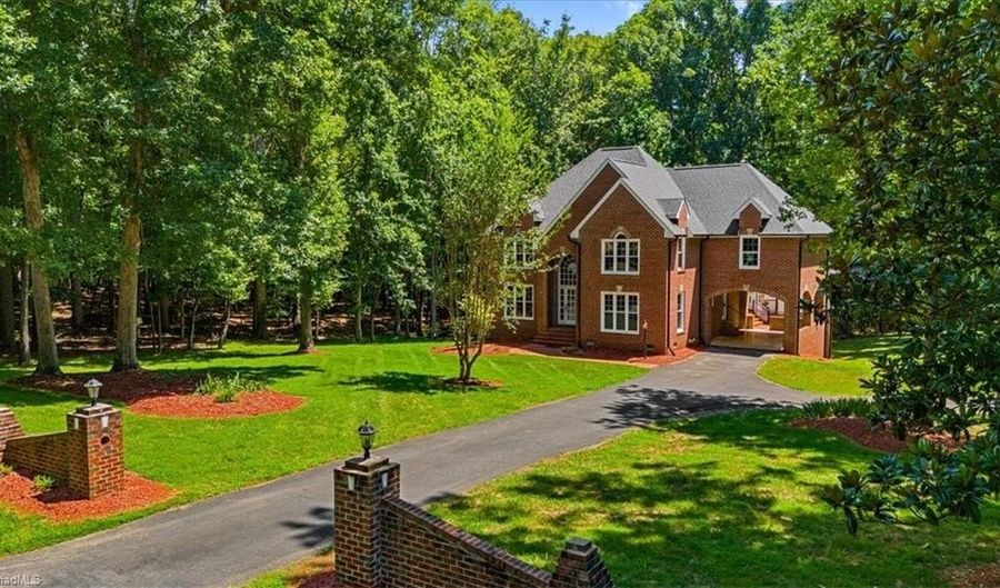 2193 Berkley Ln, Asheboro, NC 27205 - 4 Beds, 4 Bath