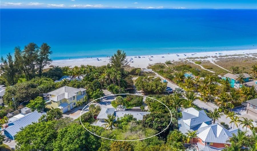 104 75TH St, Holmes Beach, FL 34217 - 3 Beds, 5 Bath